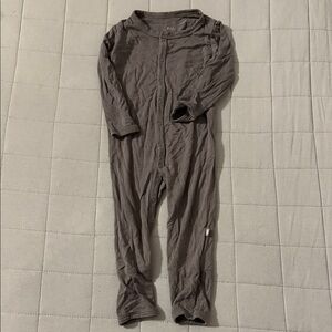 Kyte Baby Gray snap romper